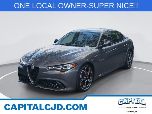 Used 2024 Alfa Romeo Giulia Veloce RWD image 1