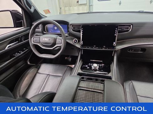 Used 2023 Jeep Wagoneer Series II AWD/4WD image 13