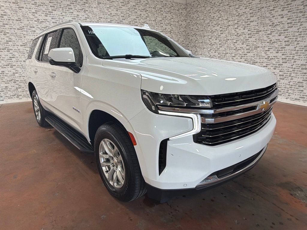 Used 2022 Chevrolet Tahoe LT w/ Luxury Package RWD image 9