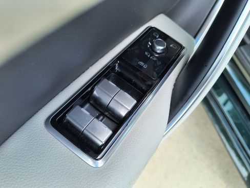 Used 2024 Jaguar XF R-Dynamic SE AWD/4WD image 20