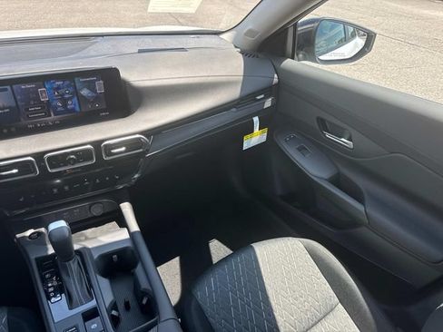 New 2026 Nissan Sentra SV w/ SV Convenience Package FWD image 17