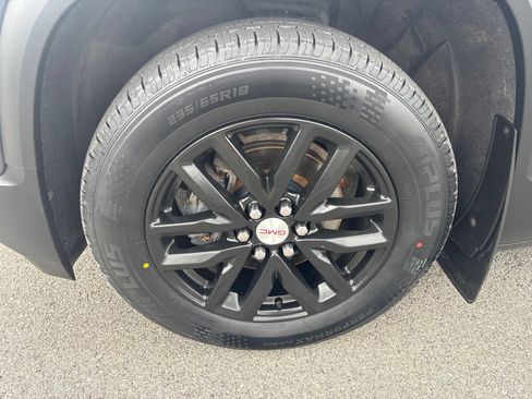 Used 2019 GMC Acadia SLT AWD/4WD image 10