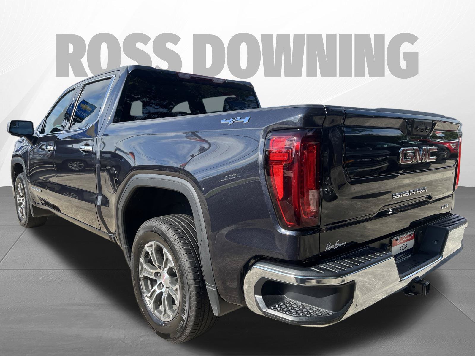 Used 2025 GMC Sierra 1500 SLT AWD/4WD image 6