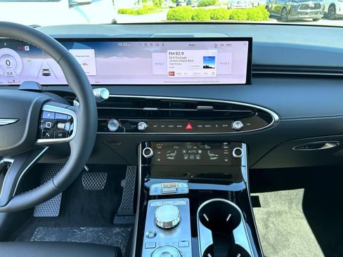 New 2026 Genesis GV70 2.5T AWD/4WD image 13