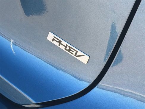 Used 2024 Kia Niro SX Touring image 9