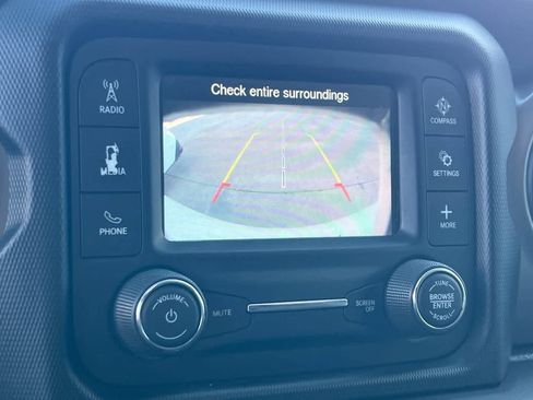 Used 2018 Jeep Wrangler Unlimited Sport image 23