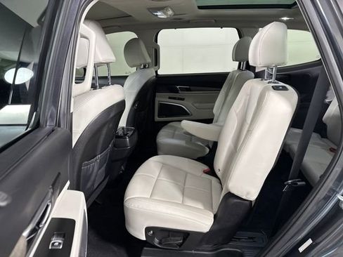 Used 2022 Kia Telluride SX w/ Towing Package image 42