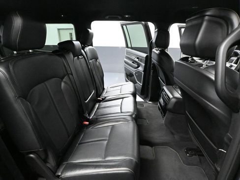 Used 2024 Jeep Wagoneer Series II w/ Flexible Seating Group AWD/4WD image 47