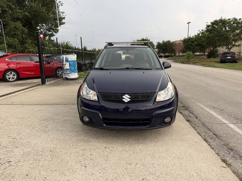Used 2011 Suzuki SX4 AWD Hatchback image 3