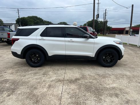 Used 2022 Ford Explorer Timberline w/ Timberline Technology Package AWD/4WD image 2