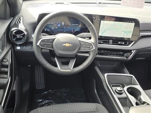 New 2026 Chevrolet Equinox LT FWD image 17