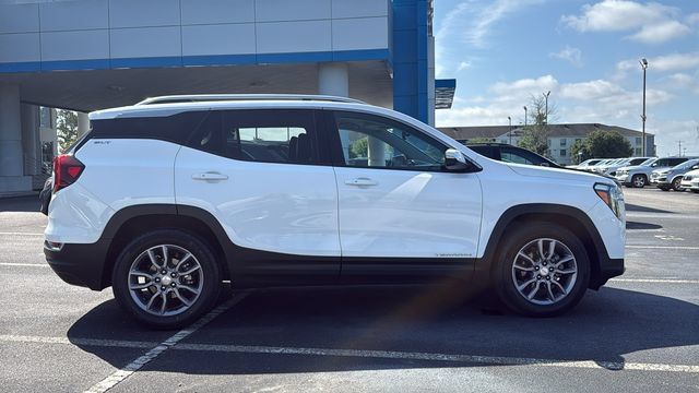 Used 2023 GMC Terrain SLT AWD/4WD image 8