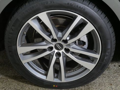 Used 2023 Audi A6 Premium image 15