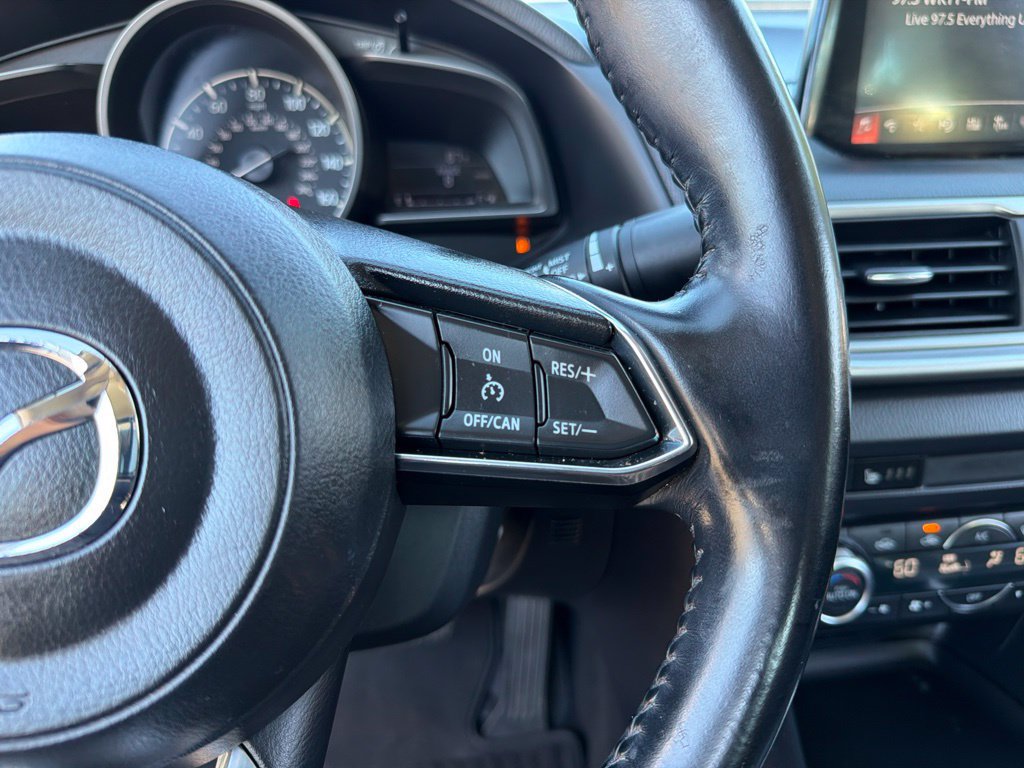 Used 2018 MAZDA MAZDA3 Touring FWD image 17