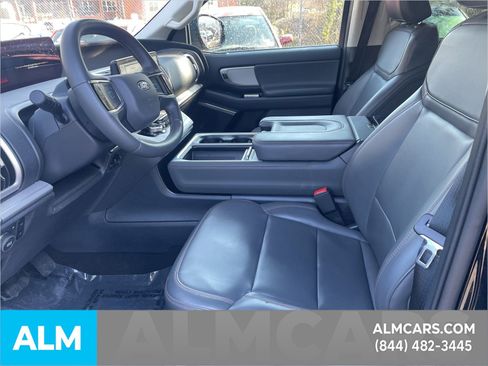 Certified 2025 Ford Expedition Active image 11