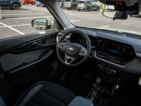 New 2026 Chevrolet TrailBlazer LT w/ LT Cold Weather Package FWD image 13