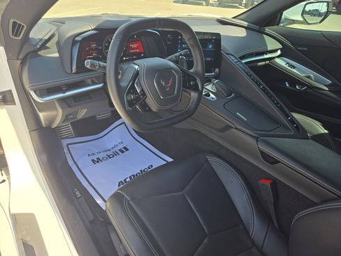 Used 2025 Chevrolet Corvette Stingray Coupe w/ 1LT image 11