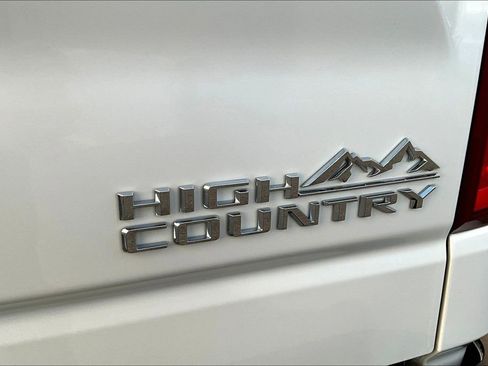 Used 2022 Chevrolet Silverado 1500 High Country AWD/4WD image 24