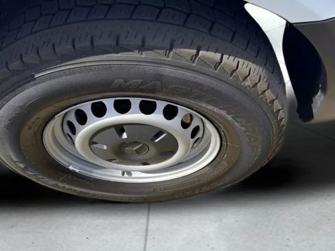 Used 2017 Mercedes-Benz Sprinter 2500 image 21