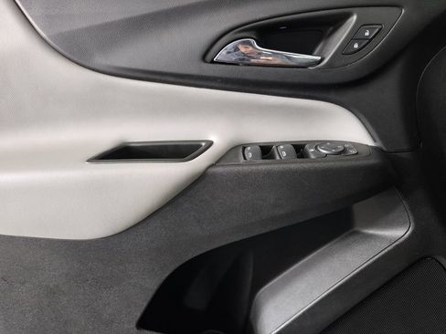 Used 2022 Chevrolet Equinox LS w/ LS Convenience Package FWD image 23
