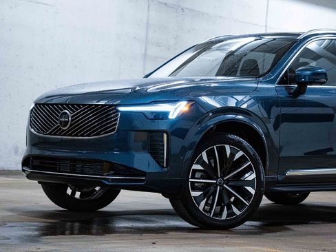 New 2026 Volvo XC90 T8 Plus w/ Protection Package Premier image 2