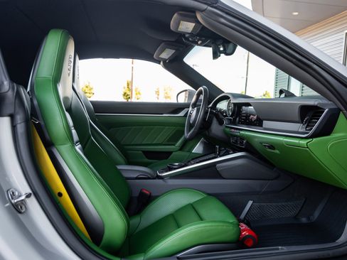 Certified 2022 Porsche 911 Turbo S w/ 911 Turbo Sportdesign Package image 44