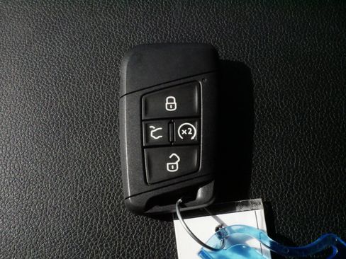 Certified 2023 Volkswagen Atlas Cross Sport SE image 31