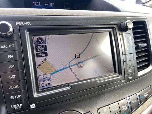 Used 2013 Toyota Sienna Limited image 24