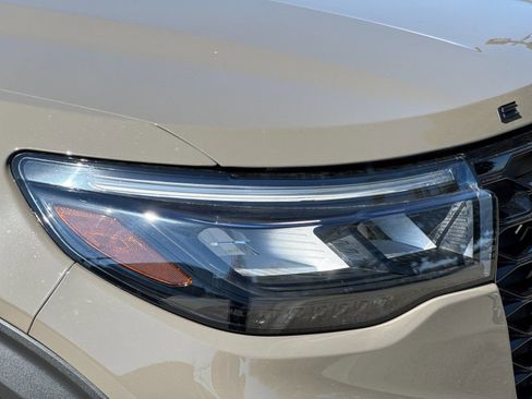 Used 2026 Ford Explorer ST-Line w/ ST-Line Street Pack RWD image 38