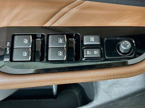 Used 2019 Subaru Outback 3.6R Touring w/ Popular Package #3A AWD/4WD image 15