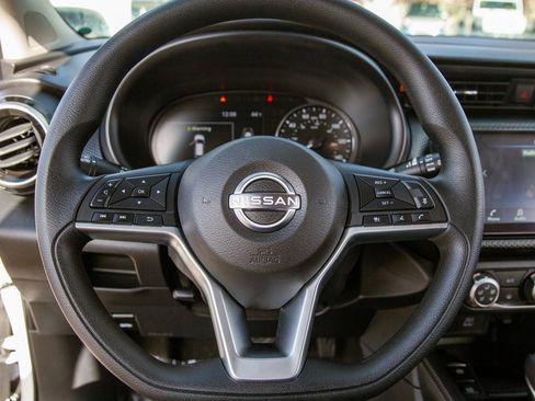 Used 2024 Nissan Kicks SV image 17