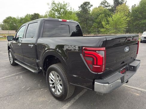 Used 2024 Ford F150 Lariat w/ FX4 Off-Road Package image 9