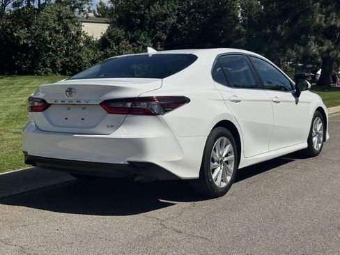 Used 2022 Toyota Camry LE FWD image 7