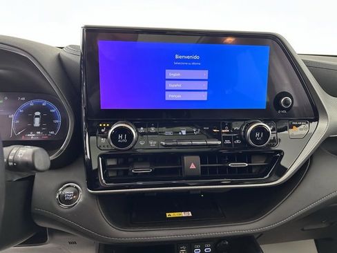 Used 2023 Toyota Highlander Platinum image 29