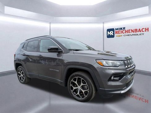 Used 2024 Jeep Compass Limited image 2