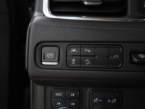 Used 2021 GMC Yukon XL Denali AWD/4WD image 29