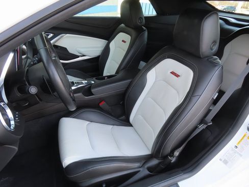 Used 2020 Chevrolet Camaro SS image 28