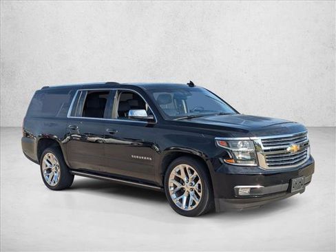Used 2018 Chevrolet Suburban Premier image 3