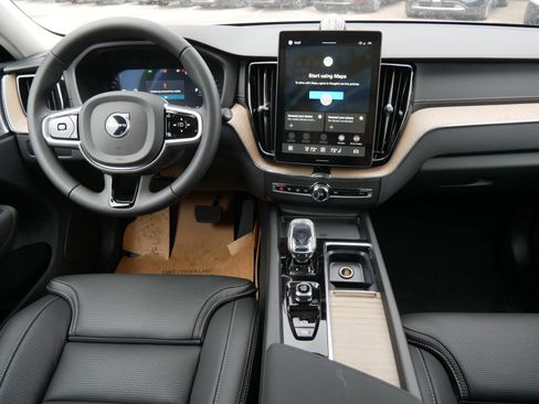 New 2026 Volvo XC60 B5 Ultra w/ Climate Package AWD/4WD image 6