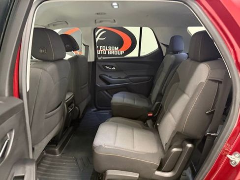 Used 2020 Chevrolet Traverse LT image 15