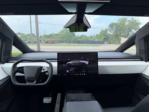 Used 2024 Tesla Cybertruck AWD Crew Cab image 12