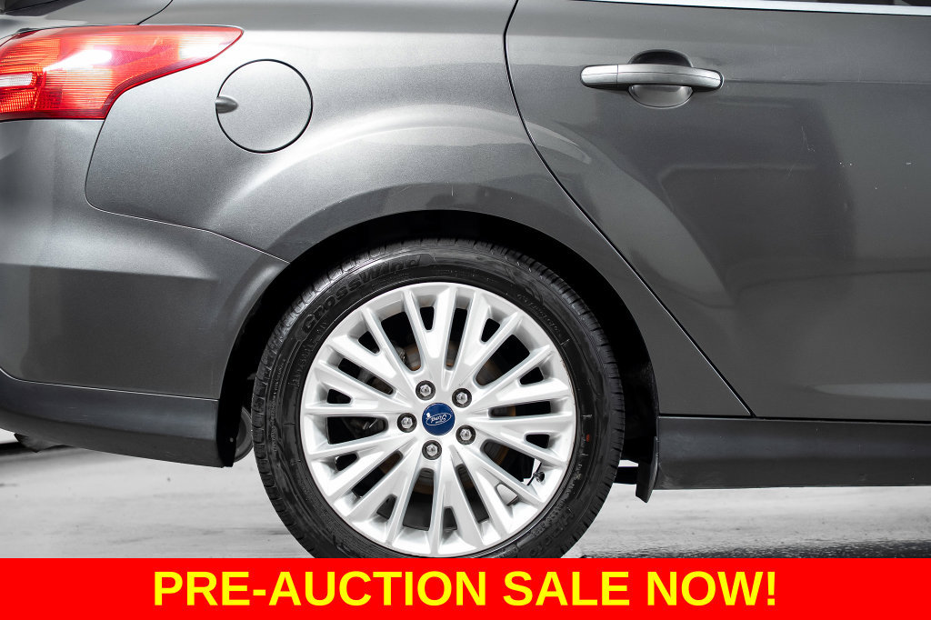 Used 2017 Ford Focus Titanium FWD image 6
