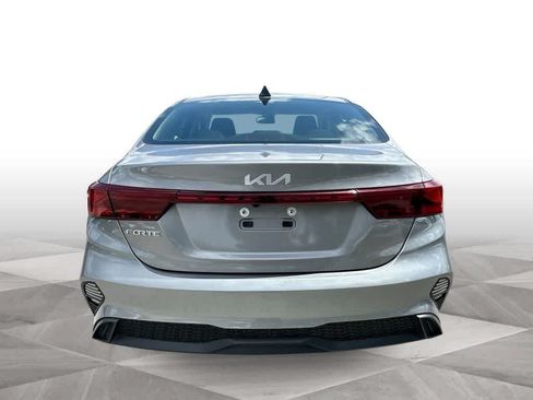 Used 2024 Kia Forte LXS w/ LXS Technology Package FWD image 7