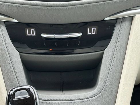 Used 2022 Cadillac XT5 Premium Luxury FWD image 25
