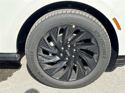 New 2025 Lincoln Navigator Reserve w/ Jet Appearance Package image 9