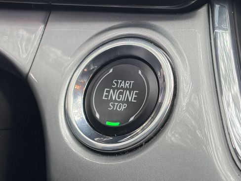 Used 2025 Chevrolet Trax LT FWD image 19