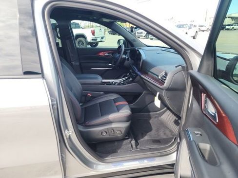 New 2026 Chevrolet Traverse RS w/ LPO, Floor Liner Package FWD image 31