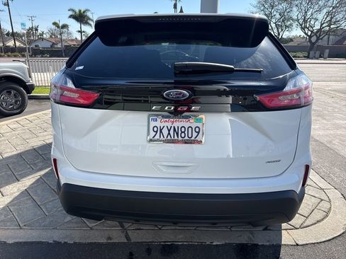 Used 2024 Ford Edge SE image 6