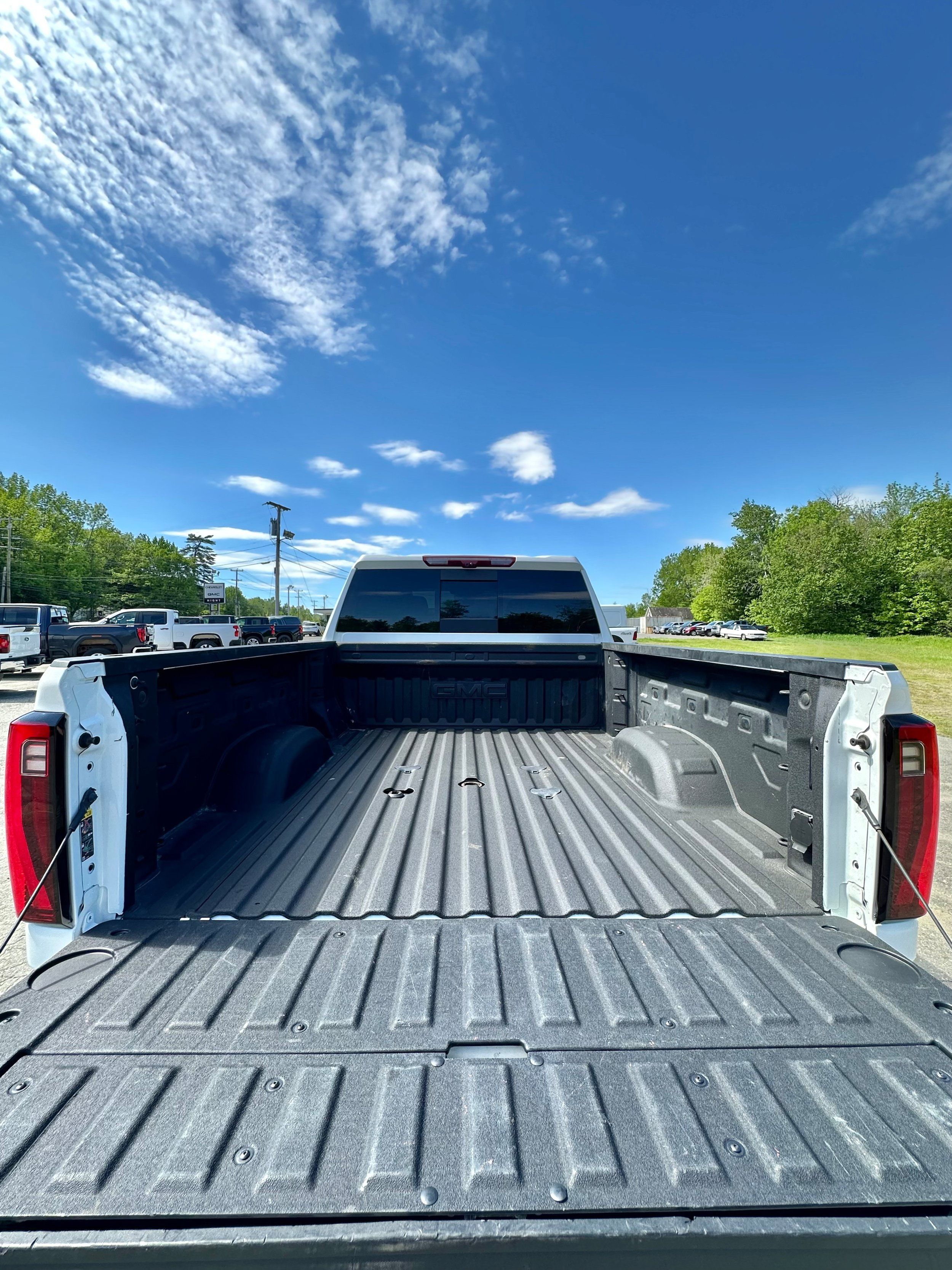 Used 2025 GMC Sierra 2500 Denali Ultimate AWD/4WD image 9