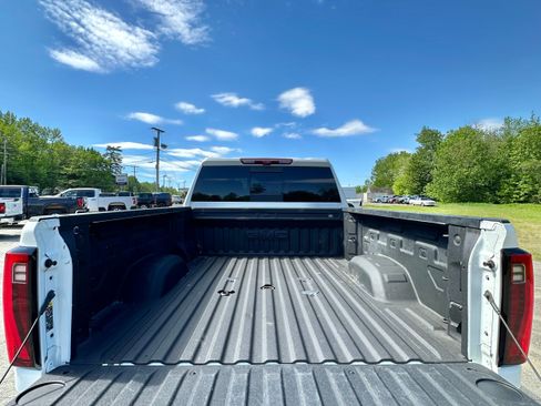 Used 2025 GMC Sierra 2500 Denali Ultimate AWD/4WD image 9